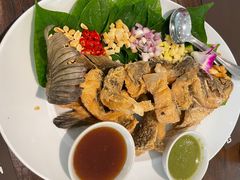 -Chom Cafe and Restaurant