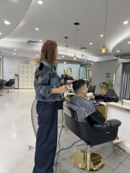 点击看大图 -八佰伴8008星级形象店