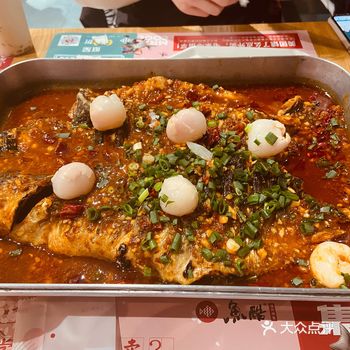 地理位置： 在四楼 直梯左边一点点 晚餐高峰期去的