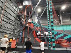 -极限PLAY运动娱乐新世界·团建派对潮玩休闲馆·室内蹦极高空游乐园