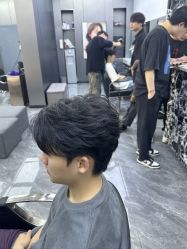 -米可造型烫发染发