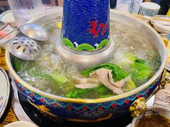 -毛辣果·贵州红酸汤牛肉火锅(西单店)