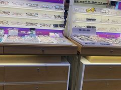 -爱视眸Eyeblling眼镜·依视路·蔡司镜片折扣店(百联南方商城购物中心)