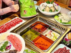 -巴渝瓦肆重庆鲜火锅(宝龙环湖店)