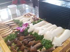 -慢丽江·云南野生菌土鸡锅(西山店)