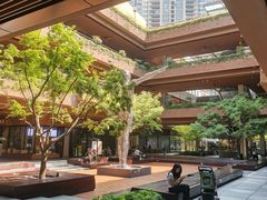 -瑞虹新天地月亮湾