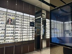 -LensCrafters亮视点·OAKLEY精选(静安嘉里中心店)