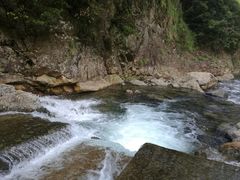 -安吉龙王山峡谷漂流