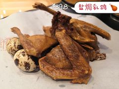 盐焗乳鸽·招牌推荐-顺丰轩园林酒家(天河店)