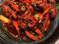 -肥肥虾庄·金牌油焖大虾(汉街SKP店)