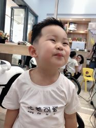 -奇怪的独角兽亲子理发沙龙