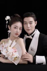 -喜爱高定婚纱摄影