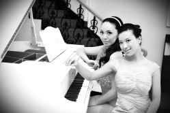 -上海彩妆秀摄影设计有限公司