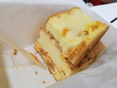 流心咸蛋黄蛋糕-汤姆大师傅鲜香牛肉饼(深圳保利文化广场店)