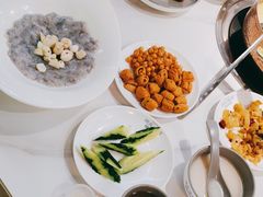 -洪氏嗨捞·广东猪肚鸡·椰子鸡火锅(西咸万象城店)