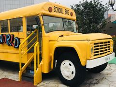 school bus-史诺比开心世界