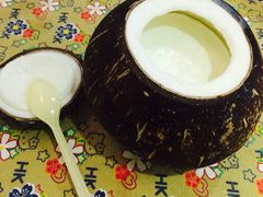 -志龙皇冠吃货椰子铺