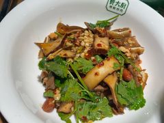 猪耳朵-费大厨辣椒炒肉(万家丽一店)