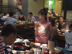 -两三事小郡肝串串香火锅(桂庙店)