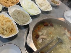 -光头药膳鸡(莱茵小镇店)