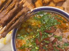 -云阿蛮云南生烫牛肉米线(奉贤路店)