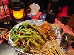 -何师烧烤Pro ·江湖川菜·小龙虾·精酿啤酒(太古里旗舰店)