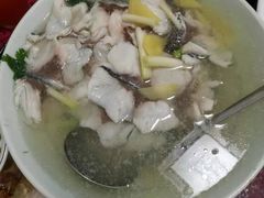 香菜皮蛋鱼片汤-旭龙鱼头王(航华店)