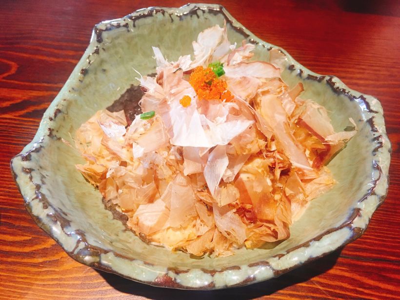 【冷奴豆腐】开胃小凉菜,豆腐味道很特别,嫩嫩的浇一点汁再配让柴鱼片