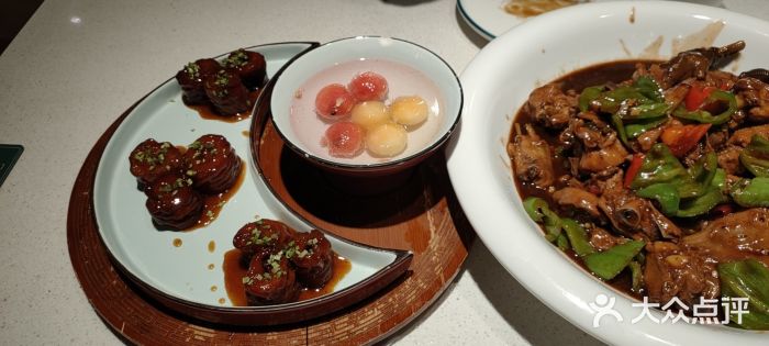闫府私房菜·百年鲁菜(恒隆店)九转大肠图片