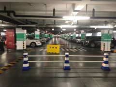 -虹桥火车站-停车场