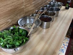 自助调料区-金实大酥牛肉面