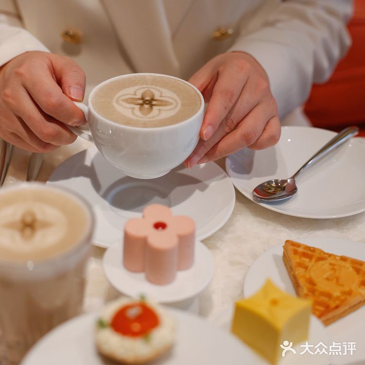 还得是成都！首家LV餐厅，下午茶上新啦～