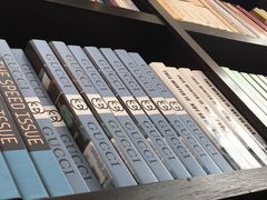 -钟书阁(松江泰晤士小镇店)