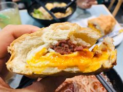 招牌咸牛肉芝士猪仔包-华嫂冰室(尖沙咀店)