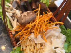 -一席地·本地鸡窝·杭帮鸡火锅(萧山银隆百货店)