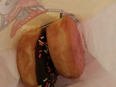 -Winchell's Donuts House