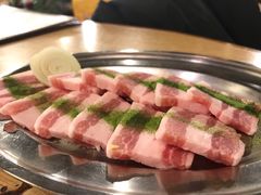 -焼肉まんぐう
