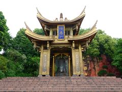 -峨眉山报国寺