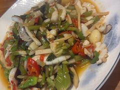 -头上红煨盐鸡·非遗院子餐厅