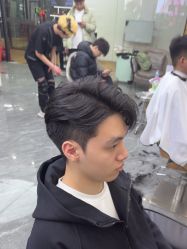 -藤野造型烫染·漂发