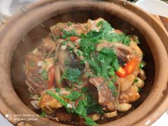 港式砂锅鱼头煲-新旺茶餐厅·早餐·夜宵(仙霞店)