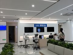-上海大学附属上海和平眼科医院