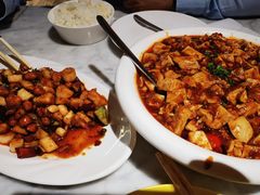 -渝信川菜 · 川味家常菜(财富购物中心店)
