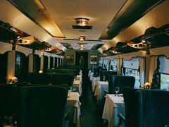 靠窗位-火车头法国西餐厅