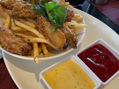 炸鸡翅薯条-WOLFGANG PUCK KITCHEN & BAR(迪士尼小镇店)