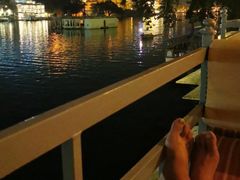 -Lake Shore Hotel & Restaurant