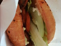 秘制鸡腿汉堡-必胜客(集美杏东店)