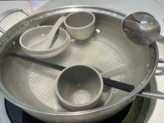 -洪氏嗨捞·广东猪肚鸡·椰子鸡火锅(西咸万象城店)