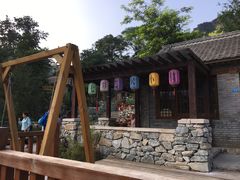 -百里峡七彩艺术小镇