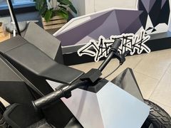 -TESLA 特斯拉(上海太古汇体验店)
